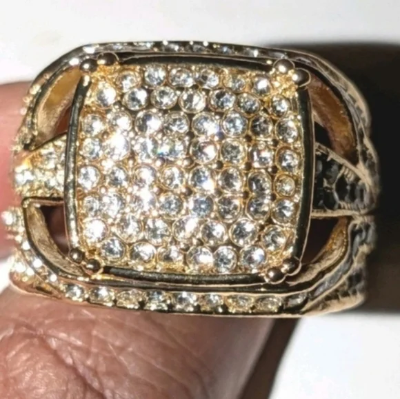 Elegant Gold Colored Men's Ring